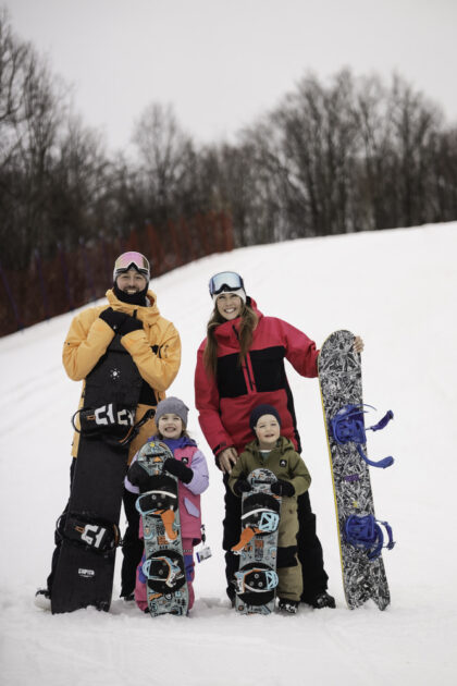 young-family-snowboard