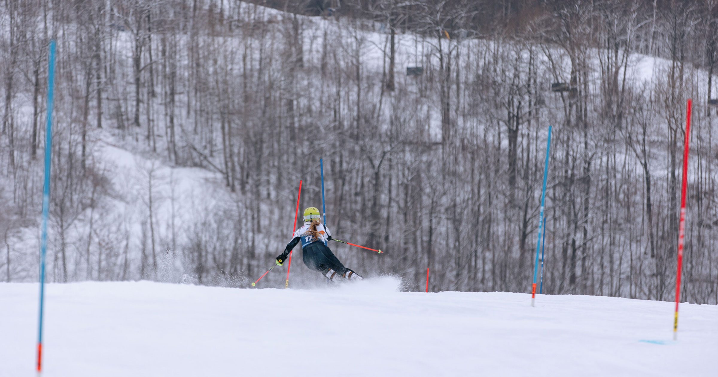 female-teen-ski-racer